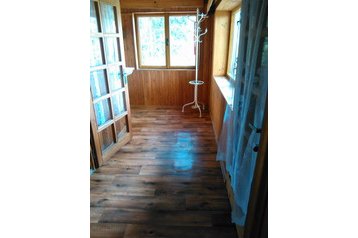 Słowacja Chata Zvolenská priehrada, Zewnątrz